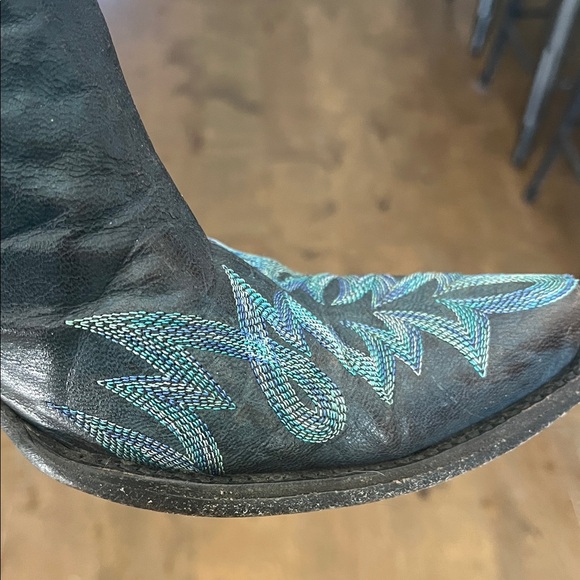 Old Gringo Blue Ankle Boots featuring Embroidered Design. Size 8 - Picture 10 of 10